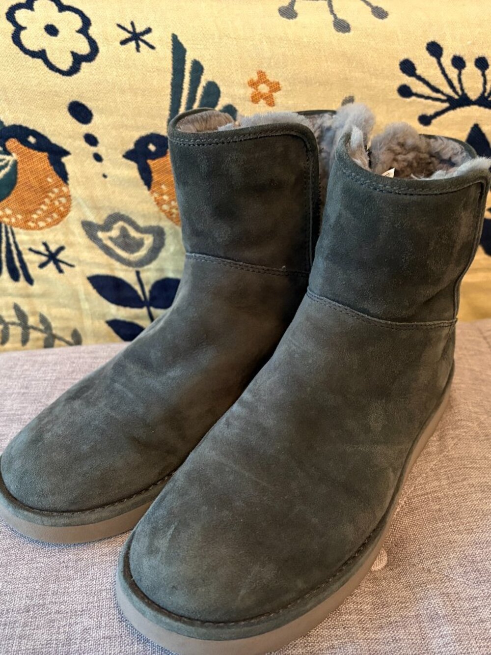 Gray zipper uggs